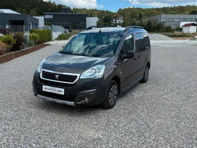 Gebraucht Peugeot Partner Tepee Outdoor 110 PS (80 kW) 2017 Braun Van / Kleinbus
