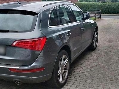 Second-hand Audi Q5 S-line plus 239 CP (175 kW) 2011 Gri SUV