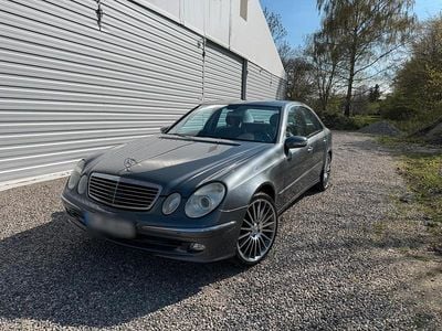 Usata Mercedes E350 280 CV (205 kW) 2005 Argento Berlina
