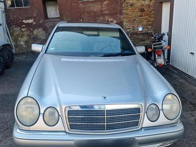 Mercedes E240