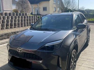 Gebraucht Toyota Yaris Cross Team 131 PS (96 kW) 2024 Grau SUV