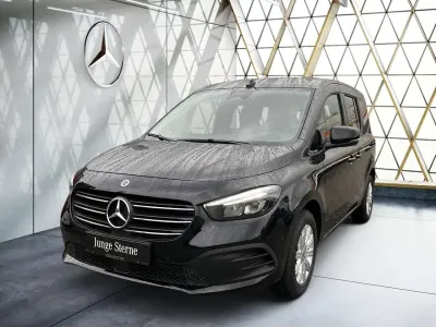 Gebraucht Mercedes T180 Progressive 131 PS (96 kW) 2025 Loparitschwarz metallic Van / Kleinbus