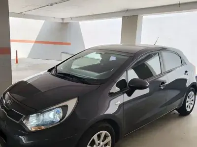 Gebraucht Kia Rio 75 PS (55 kW) 2014 Grau Limousine