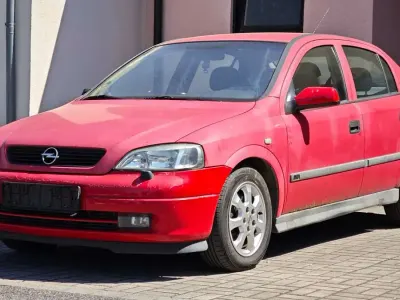 Usata Opel Astra Comfort 147 CV (108 kW) 2001 Rosso Berlina