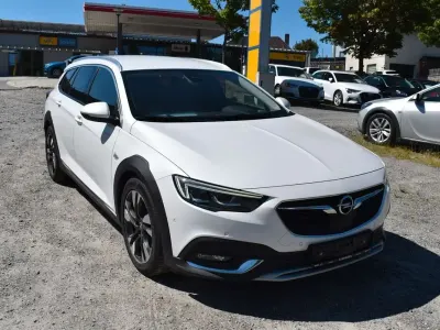 Gebraucht Opel Insignia Country Tourer Innovation 209 PS (153 kW) 2018 Abalone white Kombi