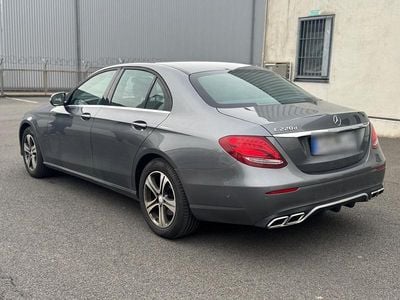 Gebraucht Mercedes E220 194 PS (142 kW) 2016 Grau Limousine