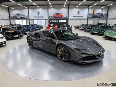 Gebraucht Ferrari SF90 1001 PS (736 kW) 2024 Grau Coupé