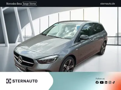 Gebraucht Mercedes B250e 218 PS (160 kW) 2025 Metalliclack mountaingrau Kleinwagen