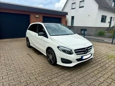 Gebraucht Mercedes B250 AMG 211 PS (155 kW) 2016 Weiß Van / Kleinbus
