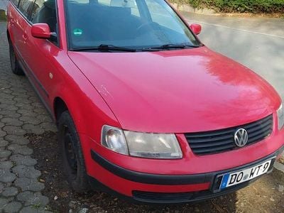 Gebraucht VW Passat Basis 101 PS (74 kW) 1999 Rot Kombi