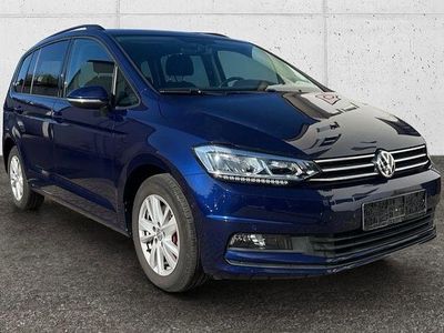 Blau Gebraucht 2019 VW Touran Comfortline Van / Kleinbus | 22.500 € (Fairer Preis)