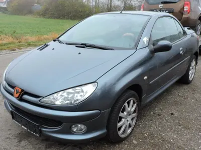Gebraucht Peugeot 206 CC 108 PS (79 kW) 2005 Grau Cabrio