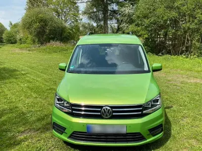 Gebraucht VW Caddy Comfortline 150 PS (110 kW) 2017 Grün Van / Kleinbus