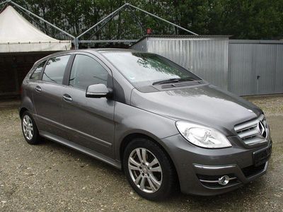 Mercedes B200