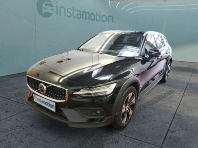 Schwarz Gebraucht 2023 Volvo V60 CC Plus Kombi | 43.450 € (Etwas zu teuer)