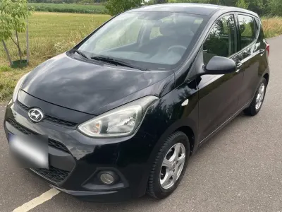 Gebraucht Hyundai i10 67 PS (49 kW) 2016 Schwarz Kleinwagen