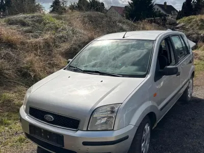 Gebraucht Ford Fusion 100 PS (73 kW) 2001 Silber Kleinwagen