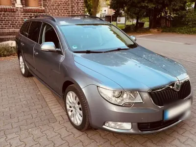 Usata Skoda Superb 170 CV (125 kW) 2013 Grigio Station wagon