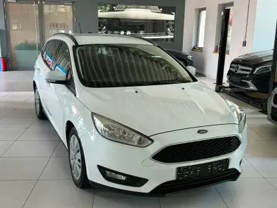 Gebraucht Ford Focus Cool & Connect 120 PS (88 kW) 2018 Weiß Limousine