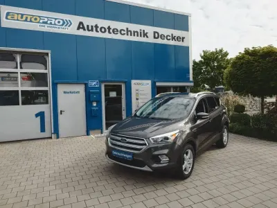 Gebraucht Ford Kuga Titanium 150 PS (110 kW) 2017 Grau SUV