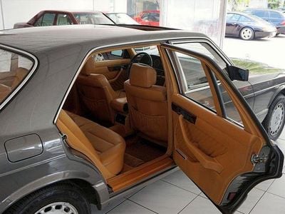Second-hand Mercedes 500 245 CP (180 kW) 1990 Gri Berlinǎ