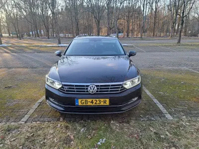 Gebraucht VW Passat Trendline 120 PS (88 kW) 2015 Schwarz Kombi
