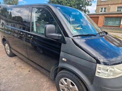 Usata VW Caravelle 131 CV (96 kW) 2004 Nero Furgone