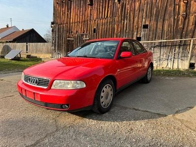Gebraucht Audi A4 125 PS (91 kW) 2000 Rot Limousine