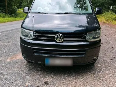 Gebraucht VW Multivan Team 140 PS (102 kW) 2011 Schwarz Van / Kleinbus