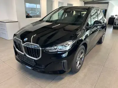 Gebraucht BMW 218 Active Tourer Performance 150 PS (110 kW) 2025 Schwarz Van / Kleinbus