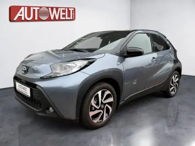 Neu Toyota Aygo X 72 PS (52 kW) 2026 Schwarz SUV