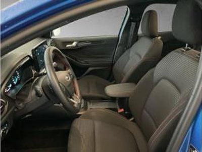 Gebraucht Ford Focus ST-Line 155 PS (114 kW) 2023 Rot (lucidrotmetallic) Kombi