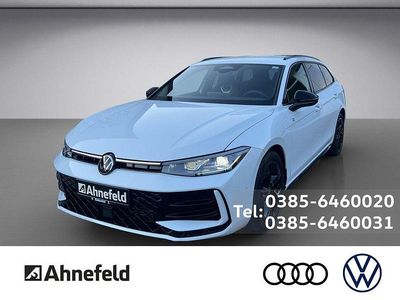 Nuova VW Passat R-line 150 CV (110 kW) 2025 Bianco Berlina