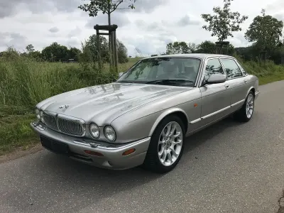 Gebraucht Jaguar XJ8 Sovereign 284 PS (208 kW) 1998 Silber Limousine