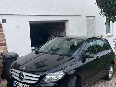 Schwarz Gebraucht 2013 Mercedes B180 Van / Kleinbus | 8.750 € (Fairer Preis)