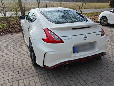 gebraucht Nissan 370Z Nismo 8-fach-bereift Perlmutt weiß