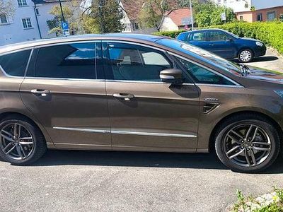 Gebraucht Ford S-MAX Vignale 179 PS (131 kW) 2017 Braun Van / Kleinbus