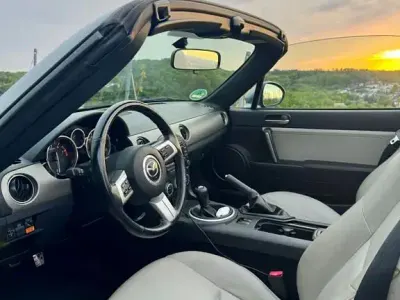 Second-hand Mazda MX5 126 CP (92 kW) 2011 Gri Cabrio