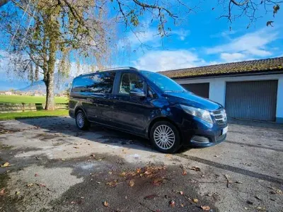Gebraucht Mercedes V220 163 PS (119 kW) 2016 Blau Van / Kleinbus