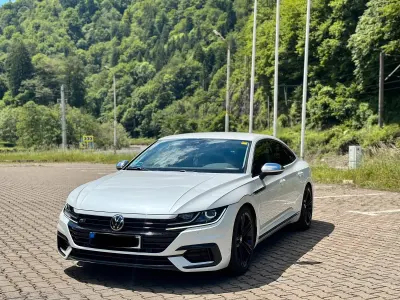 Gebraucht VW Arteon R-line 150 PS (110 kW) 2018 Andere farben Kleinwagen