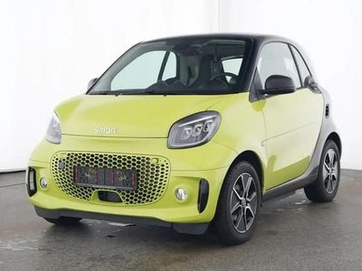 Grün Gebraucht 2024 Smart ForTwo Coupé Passion Exclusive Coupé | 17.888 € (Fairer Preis)