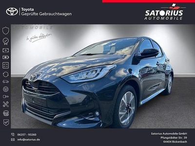 Schwarz Neu 2025 Toyota Yaris Hybrid Limousine | 26.990 € (Etwas zu teuer)