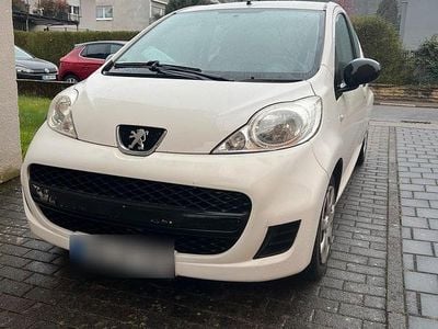 Usata Peugeot 107 68 CV (50 kW) 2010 Bianco Utilitaria