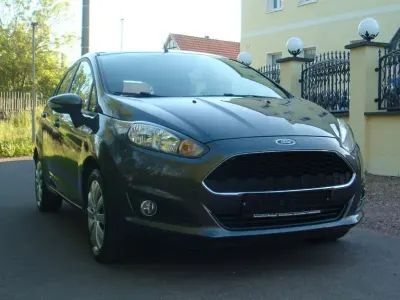 Gebraucht Ford Fiesta Celebration 82 PS (60 kW) 2016 Grau Kleinwagen