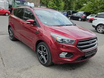 Gebraucht Ford Kuga ST-Line 179 PS (131 kW) 2017 Rot SUV
