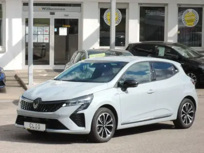 Gebraucht Renault Clio V Techno 143 PS (105 kW) 2025 Grau Limousine
