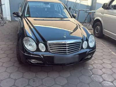Gebraucht Mercedes E280 Avantgarde 231 PS (169 kW) 2007 Schwarz Limousine