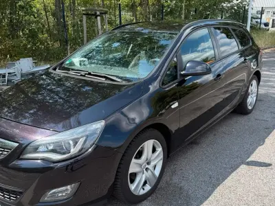 Gebraucht Opel Astra 2011 Schwarz Kombi