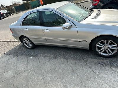 Usata Mercedes C220 150 CV (110 kW) 2005 Argento Utilitaria