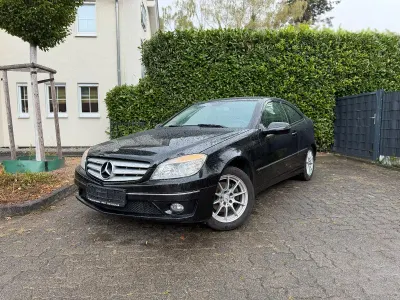 Gebraucht Mercedes CLC180 143 PS (105 kW) 2009 Obsidianschwarz  metalliclack Coupé